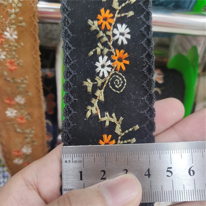 4.3-5cm Width Embroidered Flowers Lace